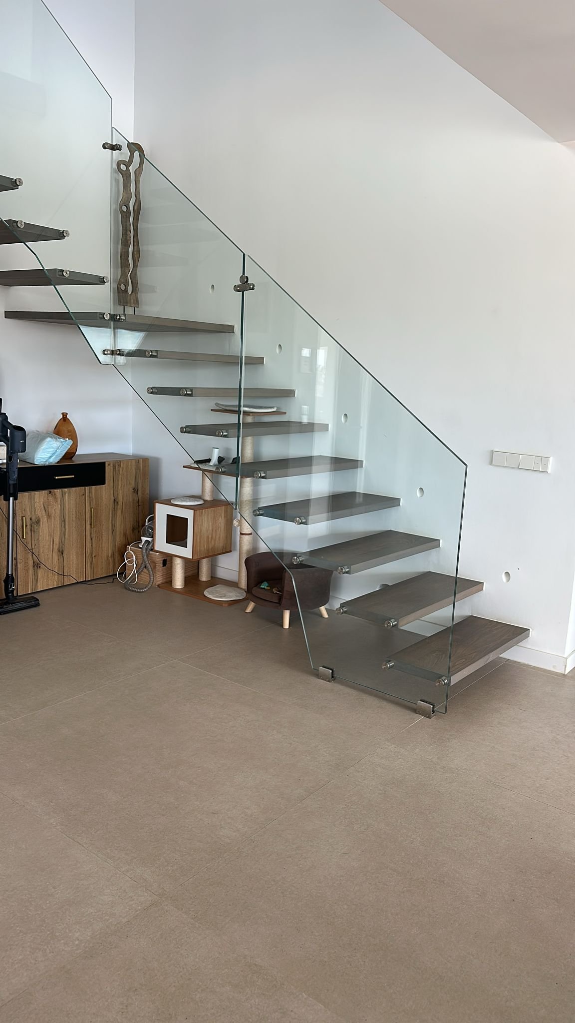 Escalera volada o flotante